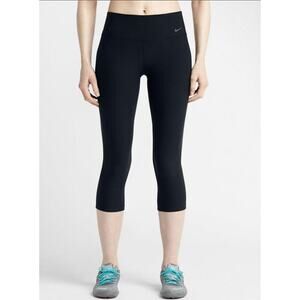 Nike Legend Womens Dri-Fit Cropped Tight Fit Capri Leggings Black 548494-010 Med